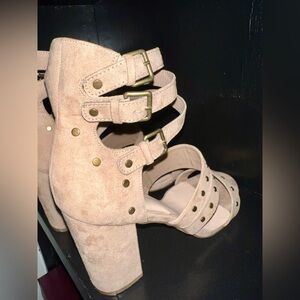 JUSTFAB Stylish Tan Strappy Heels